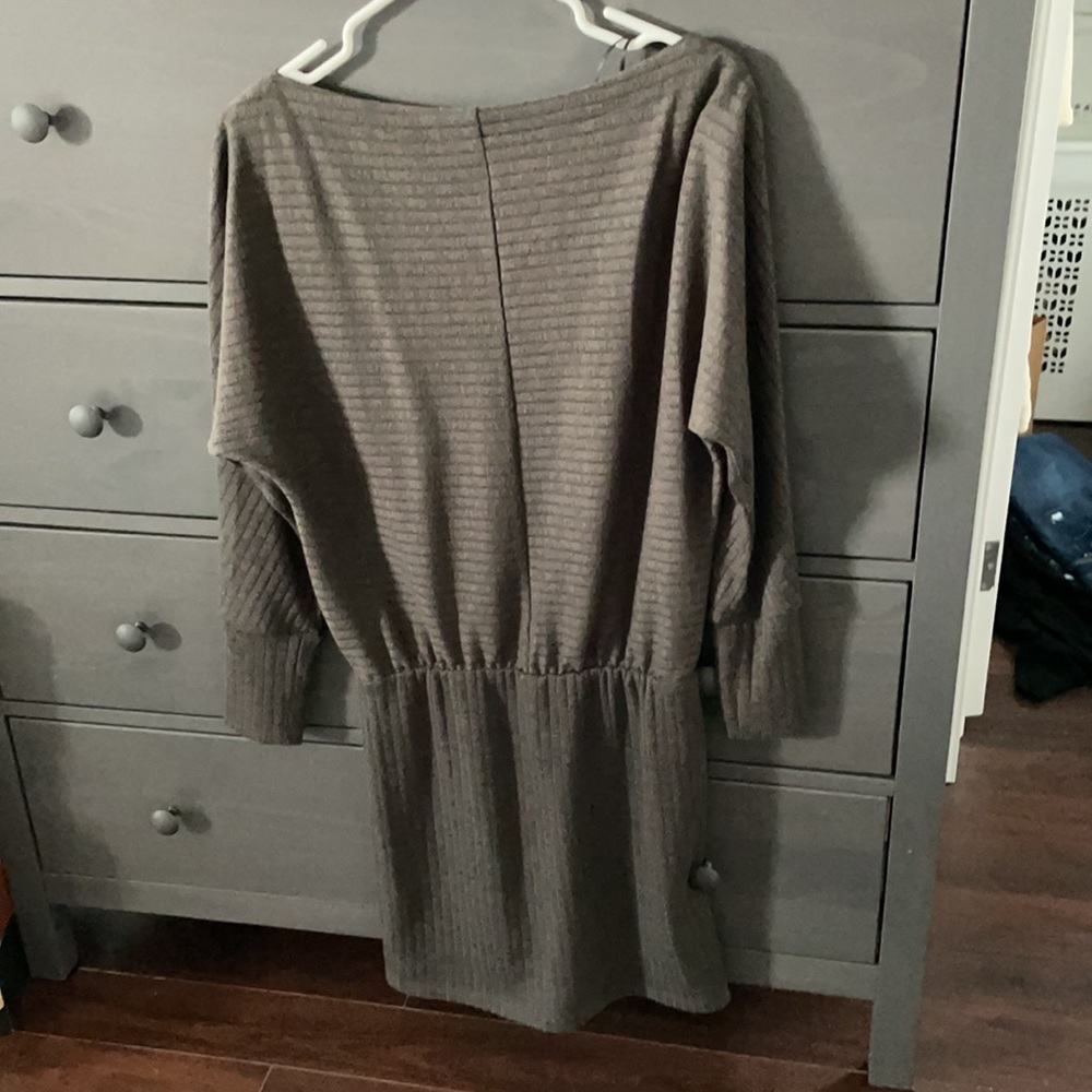 Dress - Picture 2 of 3